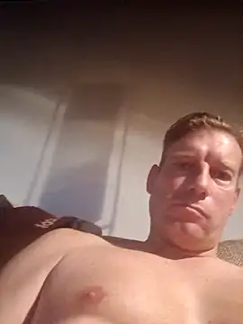 Snapshot of MArciQuarky chatting on 11.07.25 MArciQuarky online show from 11.07.25