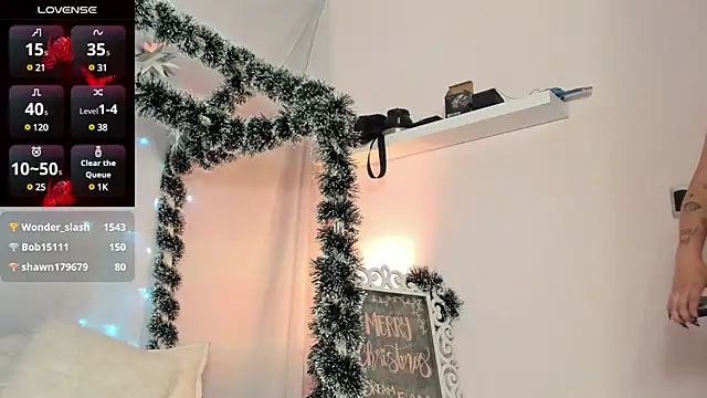 Snapshot of atena_hill chatting on 12.24.24 atena hill online show from 12.24.24