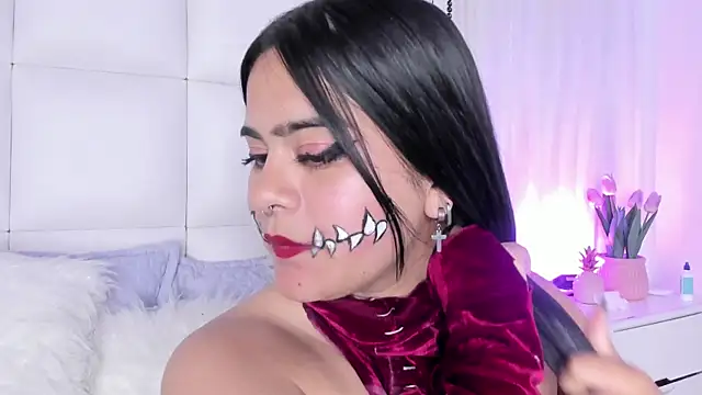 Snapshot of atena_hill chatting on 01.22.25 atena hill online show from 01.22.25