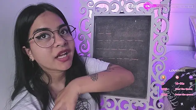 Snapshot of atena_hill chatting on 02.20.25 atena hill online show from 02.20.25