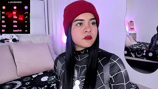 Snapshot of atena_hill chatting on 03.07.25 atena hill online show from 03.07.25