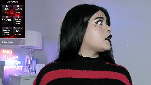 Snapshot of atena_hill chatting on 10.22.25 atena hill online show from 10.22.25