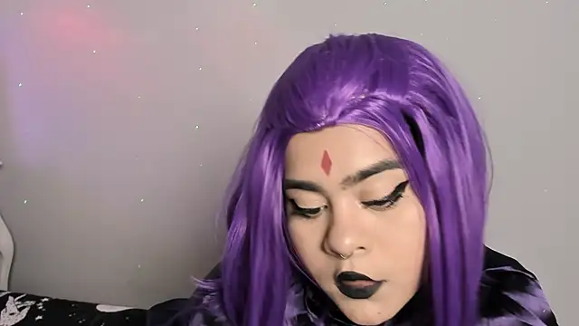 Snapshot of atena_hill chatting on 10.28.25 atena hill online show from 10.28.25