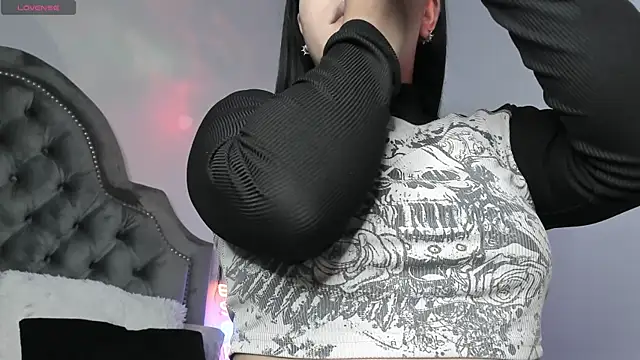 Snapshot of atena_hill chatting on 11.03.25 atena hill online show from 11.03.25