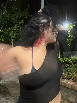 Snapshot of Electra_doll_ chatting on 11.26.25 Electra doll online show from 11.26.25