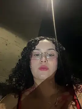 Snapshot of Electra_doll_ chatting on 12.16.25 Electra doll online show from 12.16.25