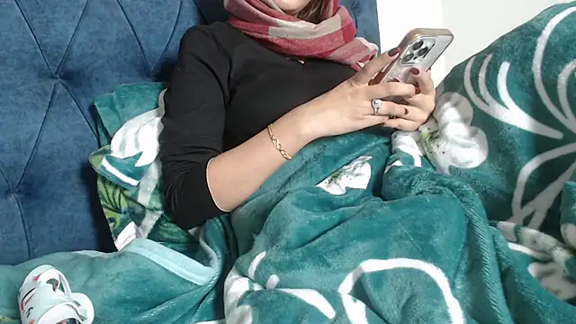 Snapshot of Jen_jennyy1 chatting on 12.15.24 Jen jennyy1 online show from 12.15.24