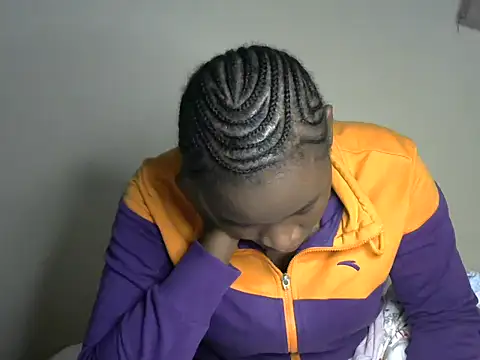 Snapshot of Novah_ chatting on 11.18.25 Novah online show from 11.18.25