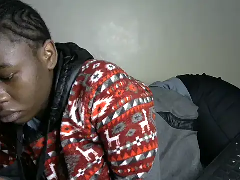 Snapshot of Novah_ chatting on 11.24.25 Novah online show from 11.24.25