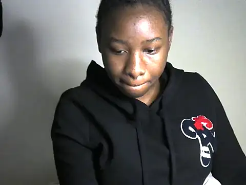 Snapshot of Novah_ chatting on 12.03.25 Novah online show from 12.03.25