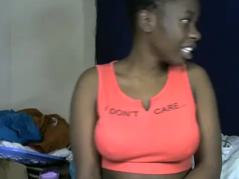 Snapshot of Novah_ chatting on 05.09.26 Novah online show from 05.09.26