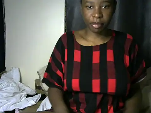 Snapshot of Novah_ chatting on 06.05.26 Novah online show from 06.05.26