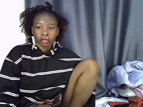 Snapshot of Novah_ chatting on 07.13.26 Novah online show from 07.13.26