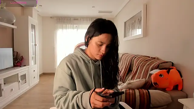 bella apont online show from 11.24.25