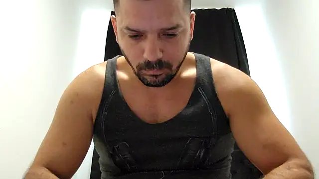 Snapshot of Mitzatb4u chatting on 09.13.25 Mitzatb4u online show from 09.13.25