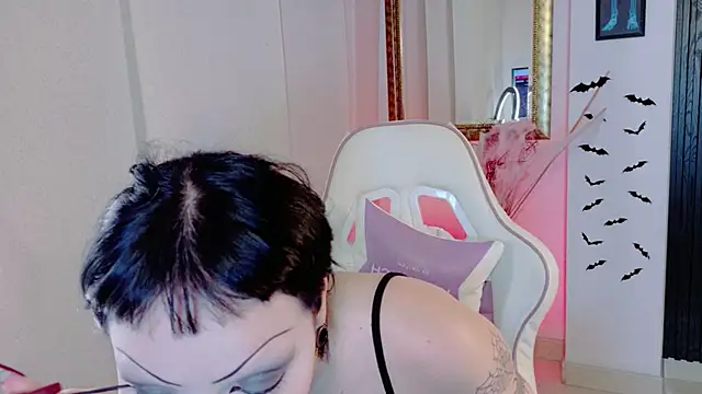 Madison Jackson online show from 04.25.26