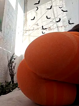 Erotic Synth Goddess online show from 04.25.26