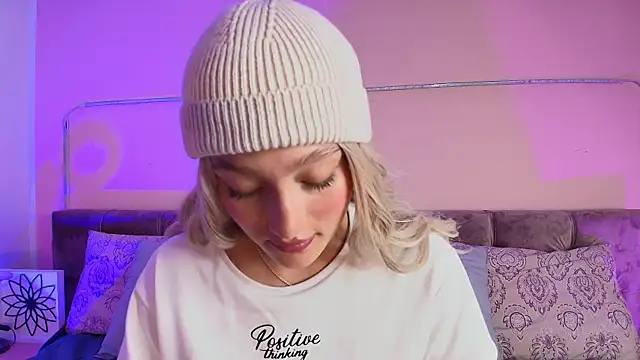 Snapshot of Giaa_Ross chatting on 01.27.25 Giaa Ross online show from 01.27.25