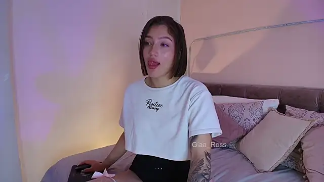 Giaa Ross online show from 02.22.25