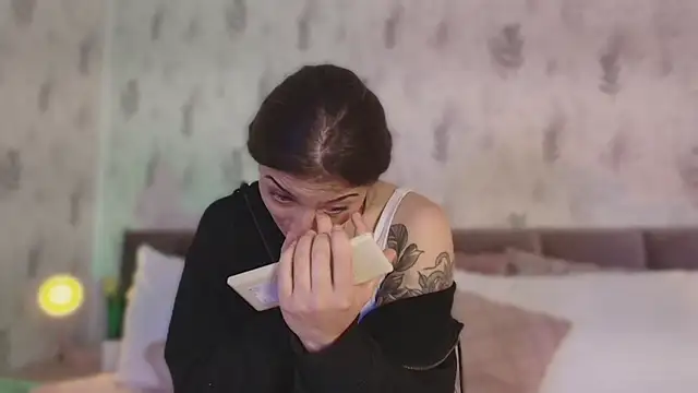 Giaa Ross online show from 09.11.25