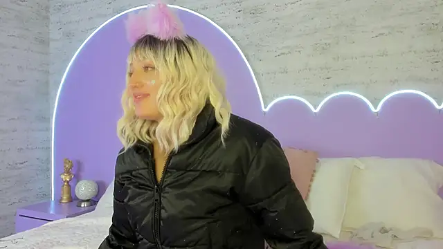 Giaa Ross online show from 11.23.25