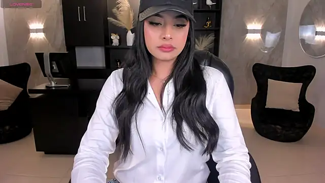 Snapshot of AlyssaDean chatting on 11.01.25 AlyssaDean online show from 11.01.25