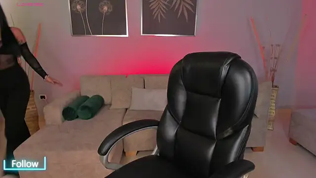 Snapshot of AlyssaDean chatting on 11.20.25 AlyssaDean online show from 11.20.25