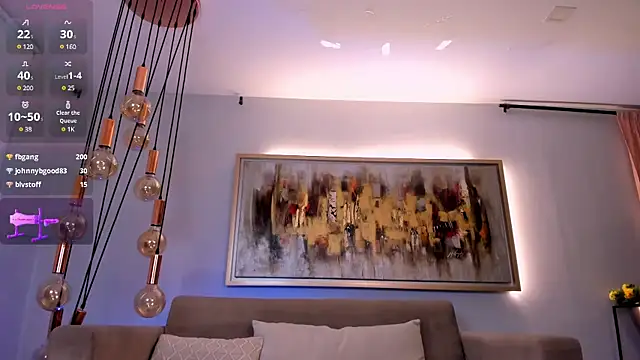 RoxanneHill  online show from 03.18.25