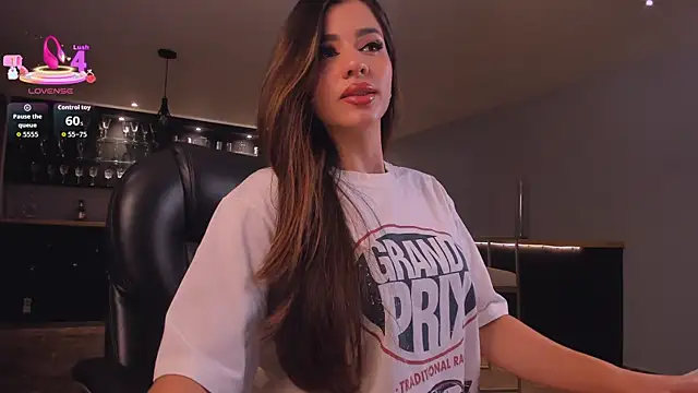 RoxanneHill  online show from 09.13.25