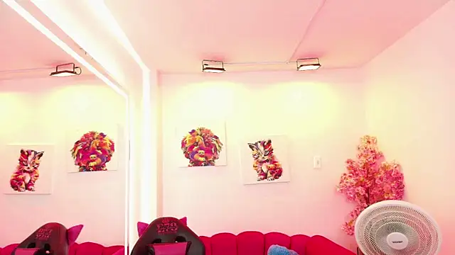 Miss dolly  online show from 12.19.25