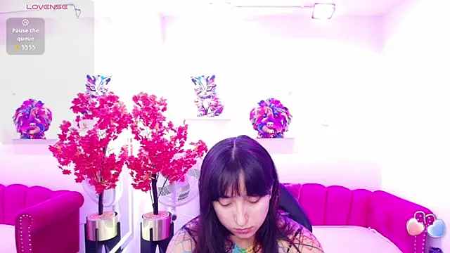 Snapshot of Miss_dolly_ chatting on 07.31.26 Miss dolly online show from 07.31.26