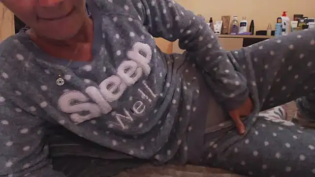 Snapshot of LovelyAndraGirl chatting on 09.17.25 LovelyAndraGirl online show from 09.17.25