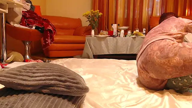 Snapshot of LovelyAndraGirl chatting on 09.27.25 LovelyAndraGirl online show from 09.27.25