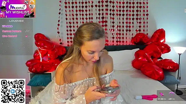 Snapshot of Kelly_Hardy chatting on 02.13.25 Kelly Hardy online show from 02.13.25