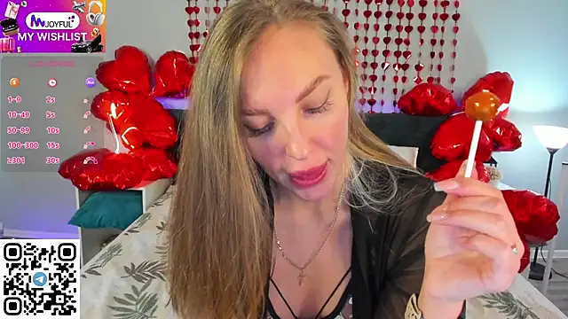 Snapshot of Kelly_Hardy chatting on 02.17.25 Kelly Hardy online show from 02.17.25