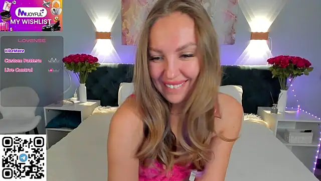 Snapshot of Kelly_Hardy chatting on 03.09.25 Kelly Hardy online show from 03.09.25