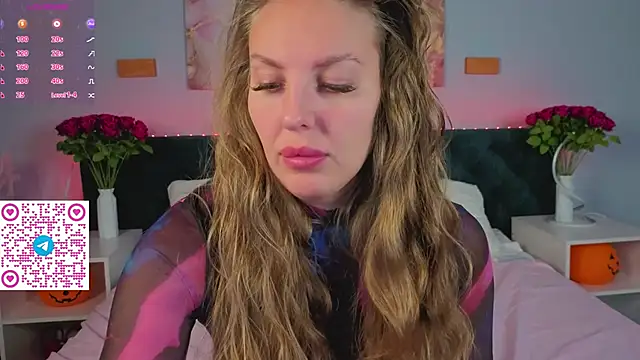 Snapshot of Kelly_Hardy chatting on 11.09.25 Kelly Hardy online show from 11.09.25