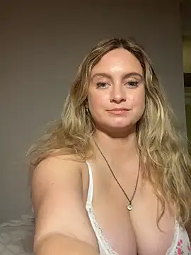 Sophie Raegan online show from 04.22.26