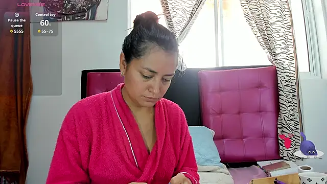 Snapshot of AlanaLars chatting on 02.17.26 AlanaLars online show from 02.17.26