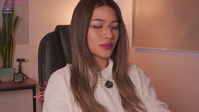 AyraSmith  online show from 03.11.26