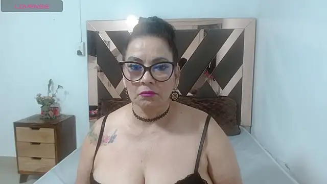lindaesmeralda online show from 04.29.26