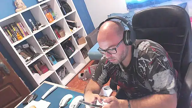 ravingr4d4 online show from 09.11.25