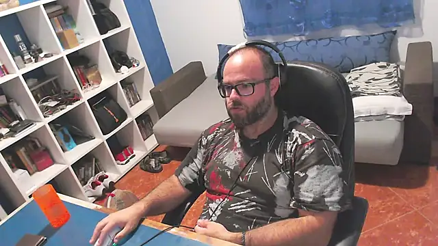 ravingr4d4 online show from 10.05.25