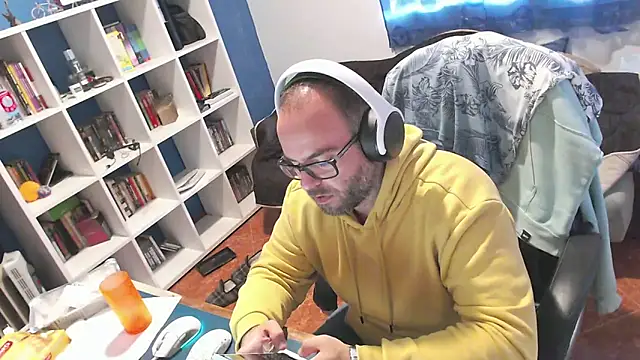 ravingr4d4 online show from 11.18.25