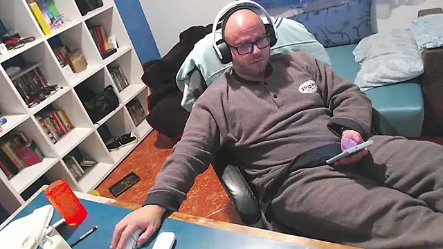 ravingr4d4 online show from 12.20.25