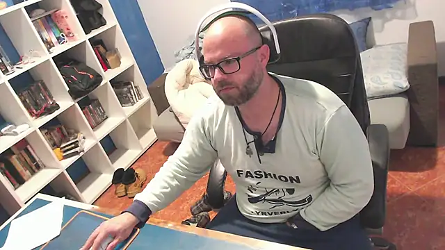 ravingr4d4 online show from 03.11.26