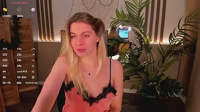 Snapshot of _faptax chatting on 01.22.25 faptax online show from 01.22.25