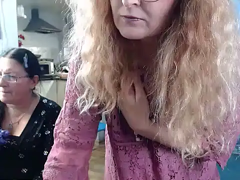 Snapshot of Helen1974 chatting on 12.19.24 Helen1974 online show from 12.19.24