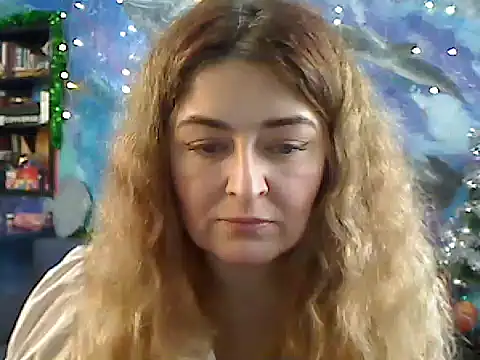 Snapshot of Helen1974 chatting on 12.23.24 Helen1974 online show from 12.23.24