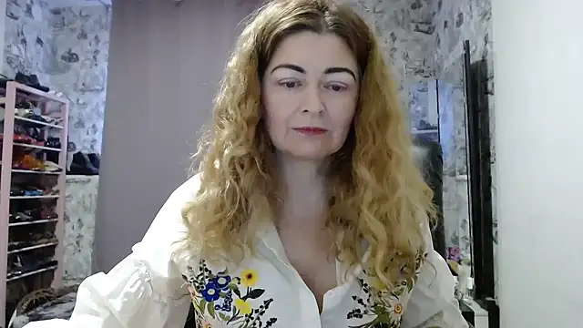 Snapshot of Helen1974 chatting on 01.19.25 Helen1974 online show from 01.19.25